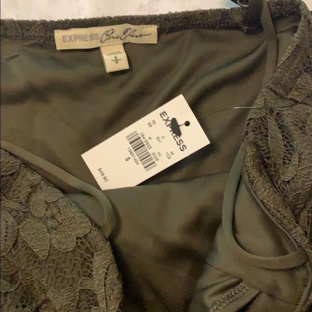 Express Top - Picture 3 of 3